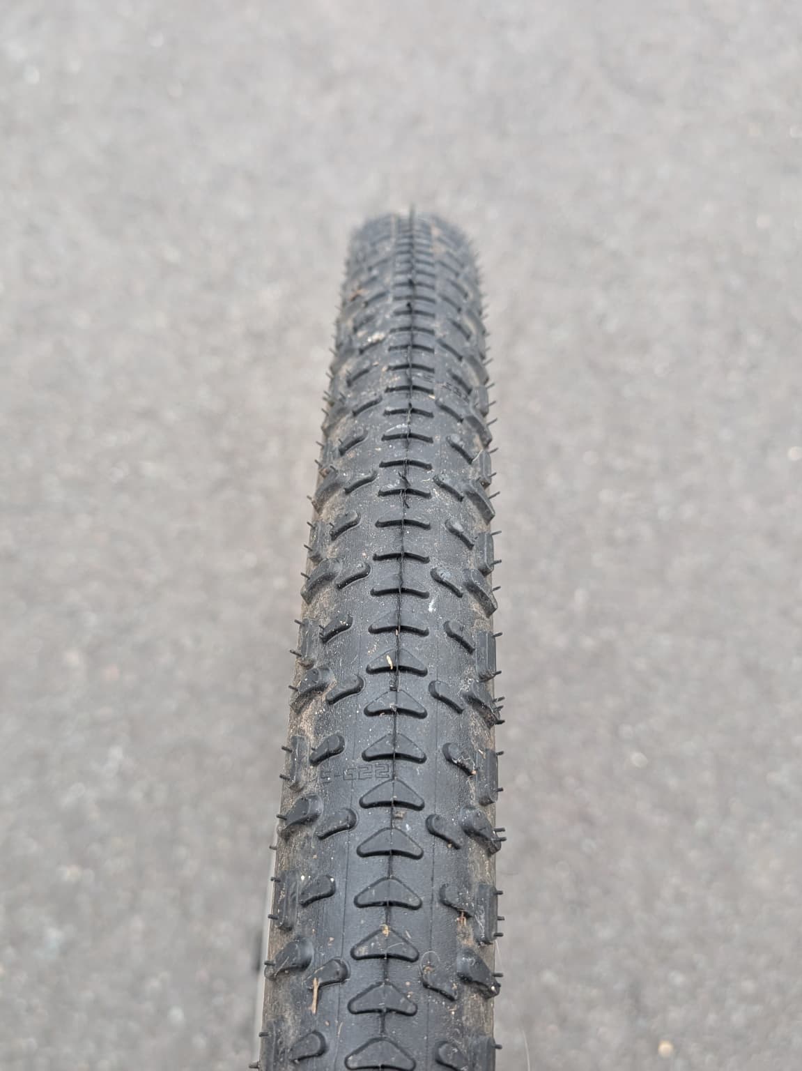 Close up of Schwalbe G-One RX tread pattern