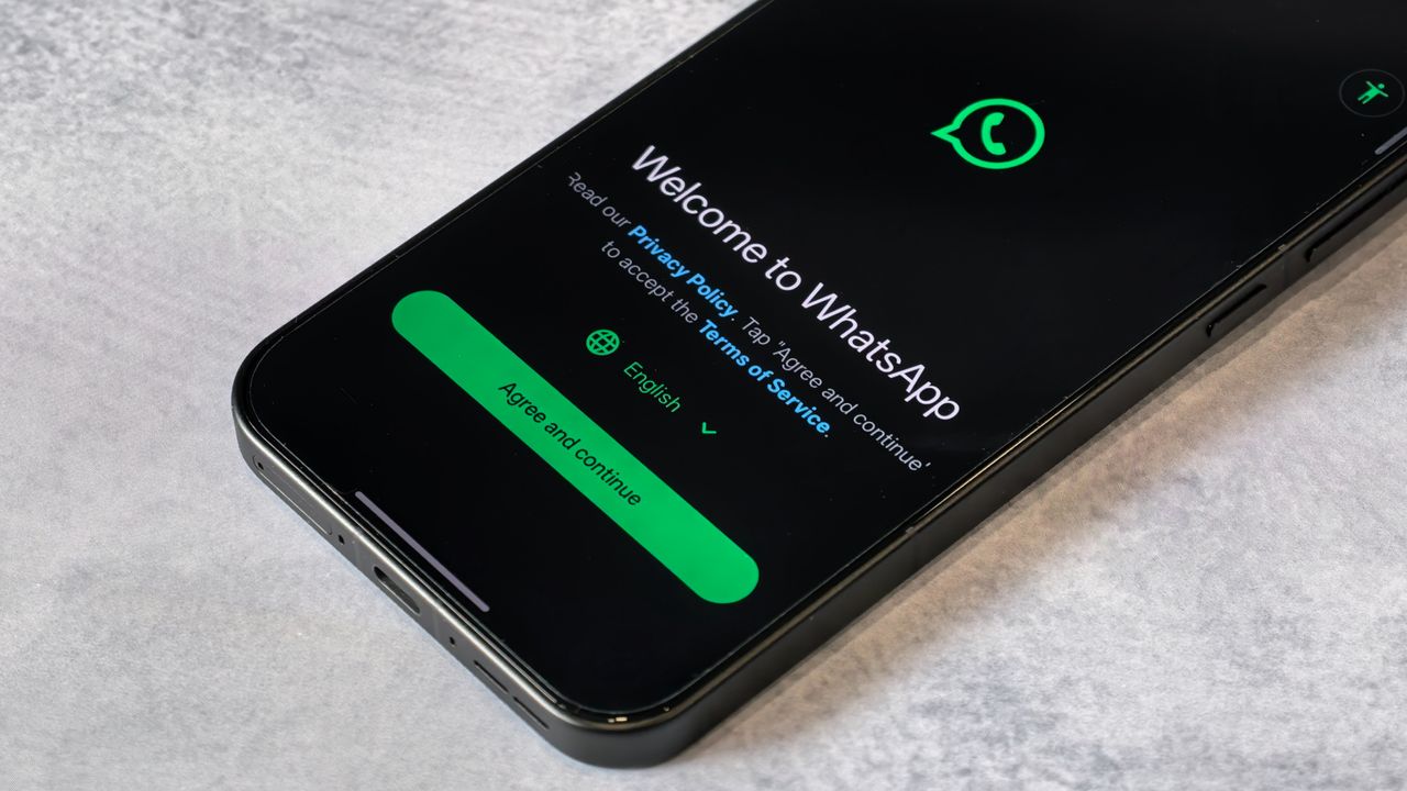 Message like a boss — these are the 7 WhatsApp features you should be using