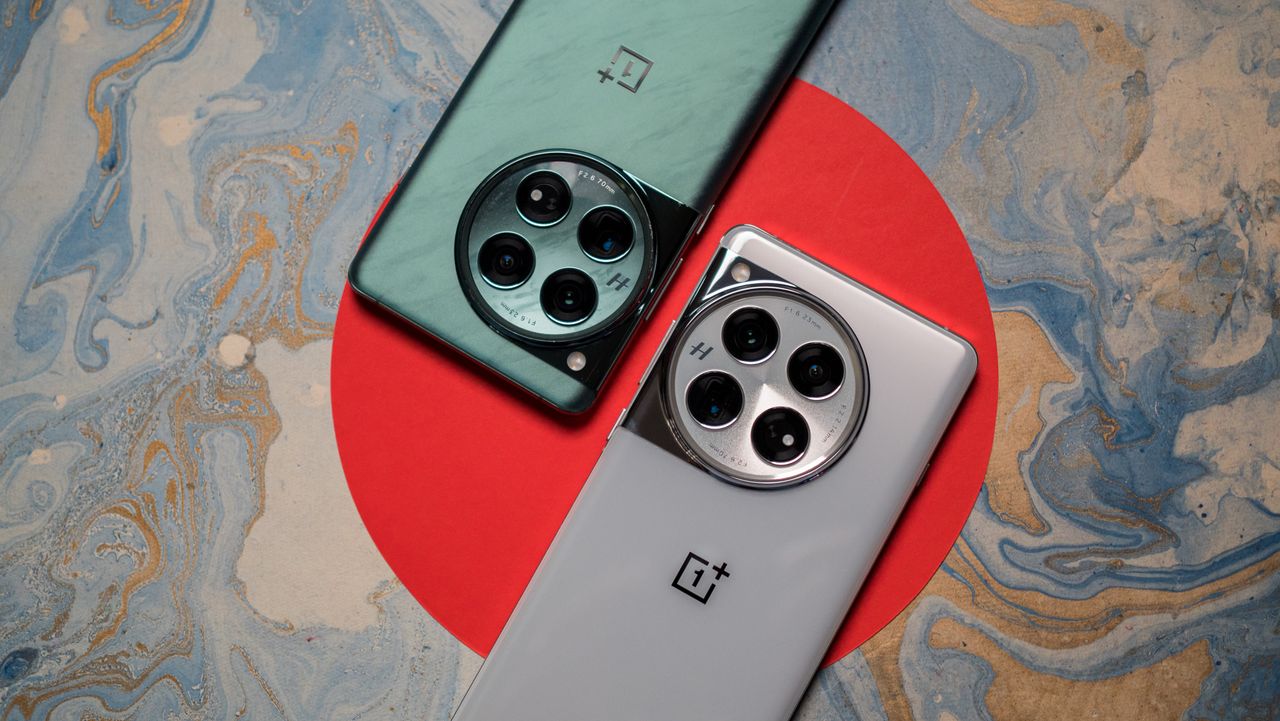 OnePlus 12 Glacial White next to standard OnePlus 12