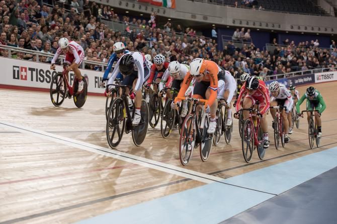Laura Trott and Kirsten Wild go head-to-head at the World Cup