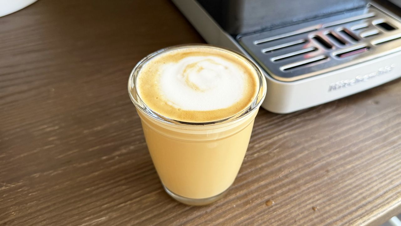 KitchenAid KF2 coffee machine in lifestyle setting