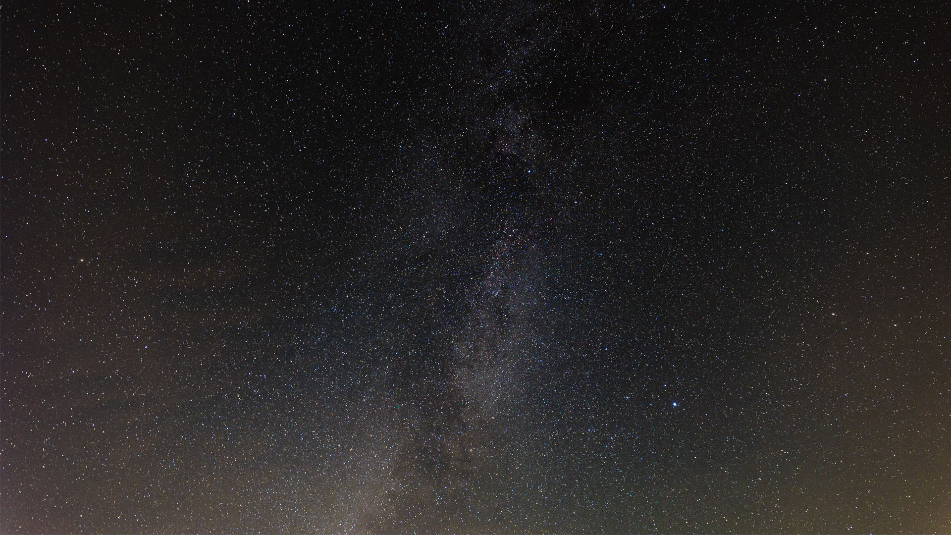 Sigma 14-24mm F2.8 DG HSM ART lens review: image shows night sky