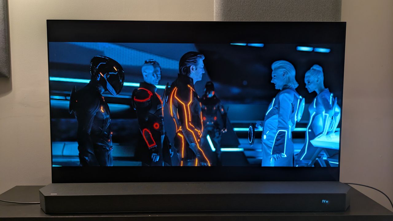 Tron: Legacy 4K Blu-ray on LG G5 showing antagonists on screen