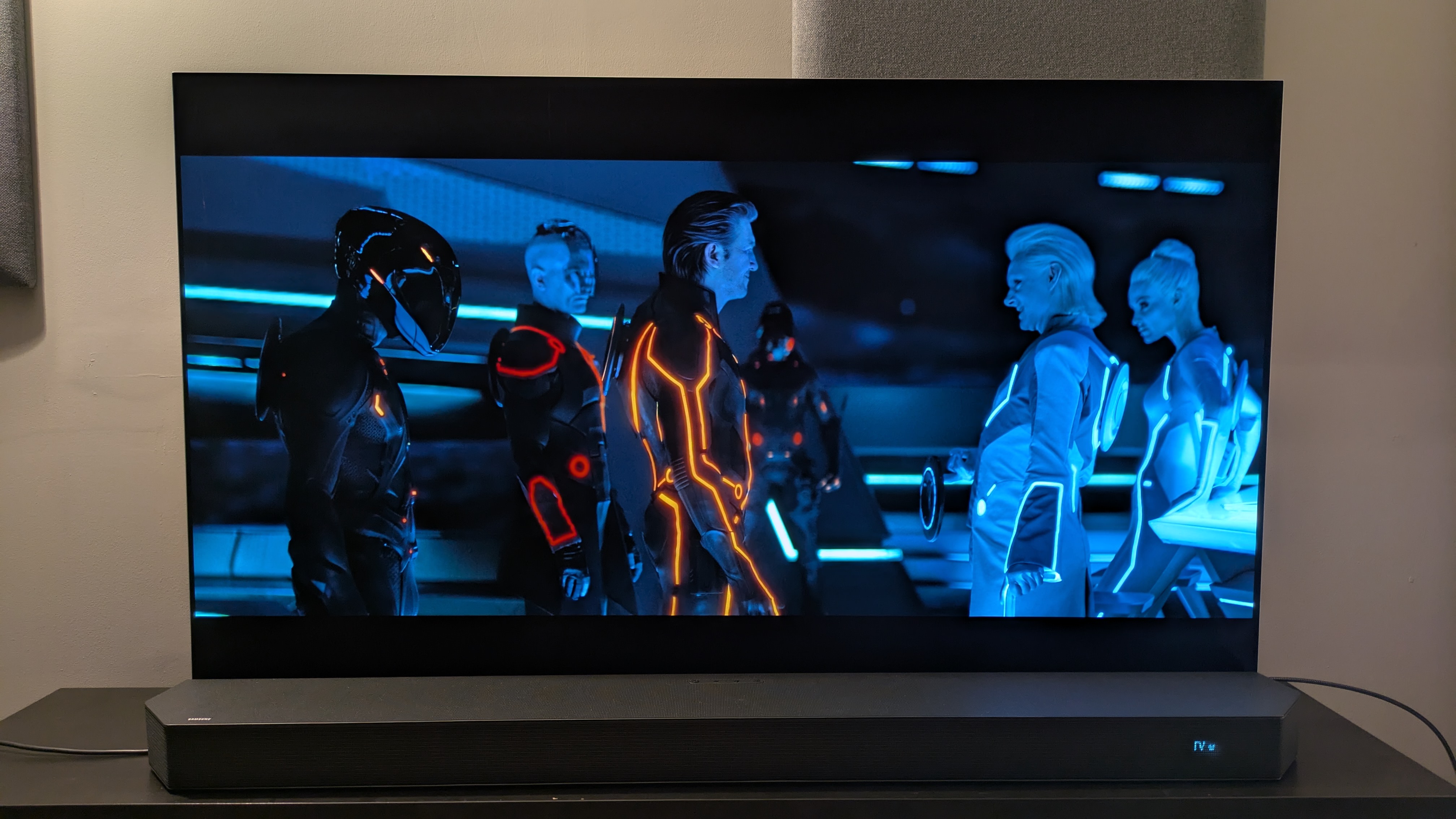 Tron: Legacy 4K Blu-ray on LG G5 showing antagonists on screen