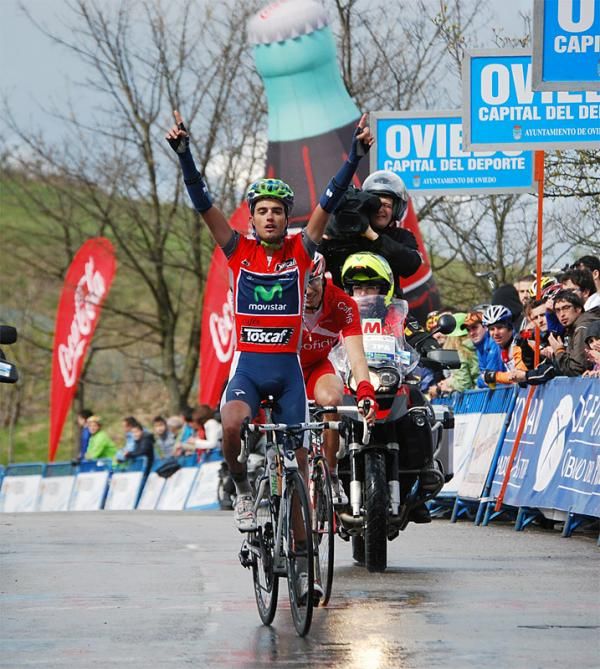 Runner-up on the final stage, Be&ntilde;at Intxausti (Movistar) celebrates his general classification victory.