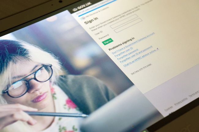 HMRC launches official Windows 10 app for all your tax needs | Windows ...