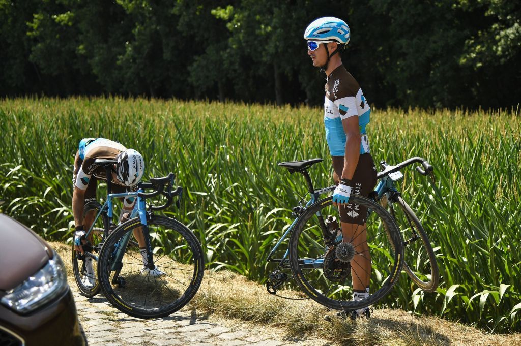 Romain Bardet had several punctures and bike problems