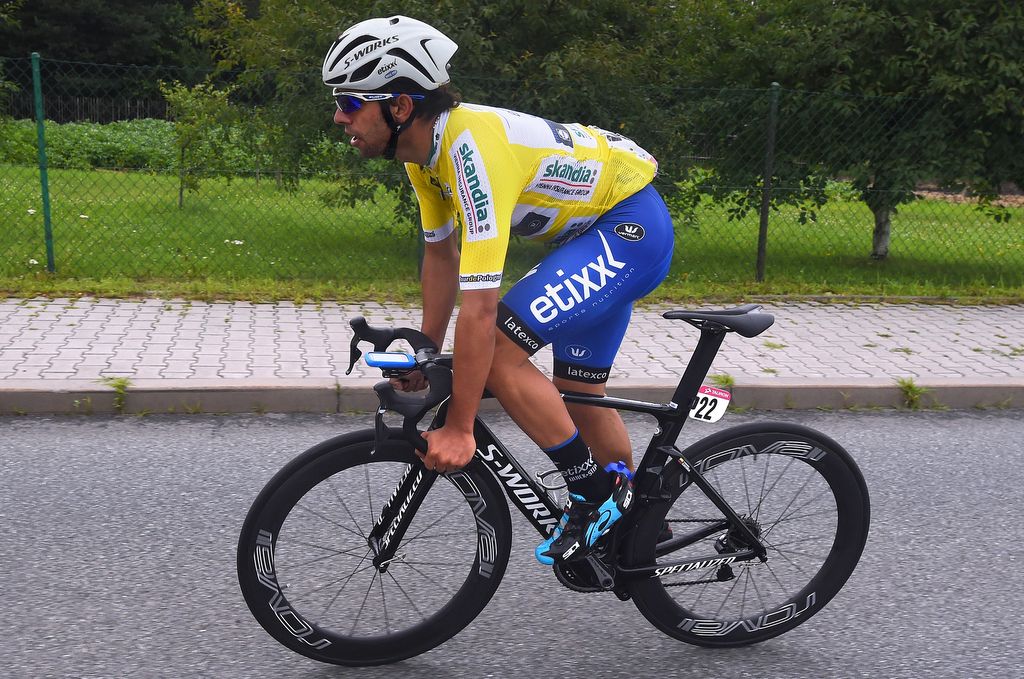 Race leader Fernando Gaviria (Etixx-Quick Step)