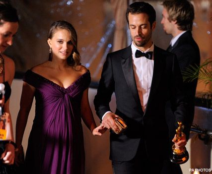 Natalie Portman and Benjamin Millipied -Pregnant Natalie Portman&#039;s gushing Oscar acceptance speech - Natalie Portman pregnant - Natalie Portman Oscars - Benjamin Millipied - Oscars 2011 - The Oscars 2011 - Academy Awards - Natalie - Portman - Natalie Port