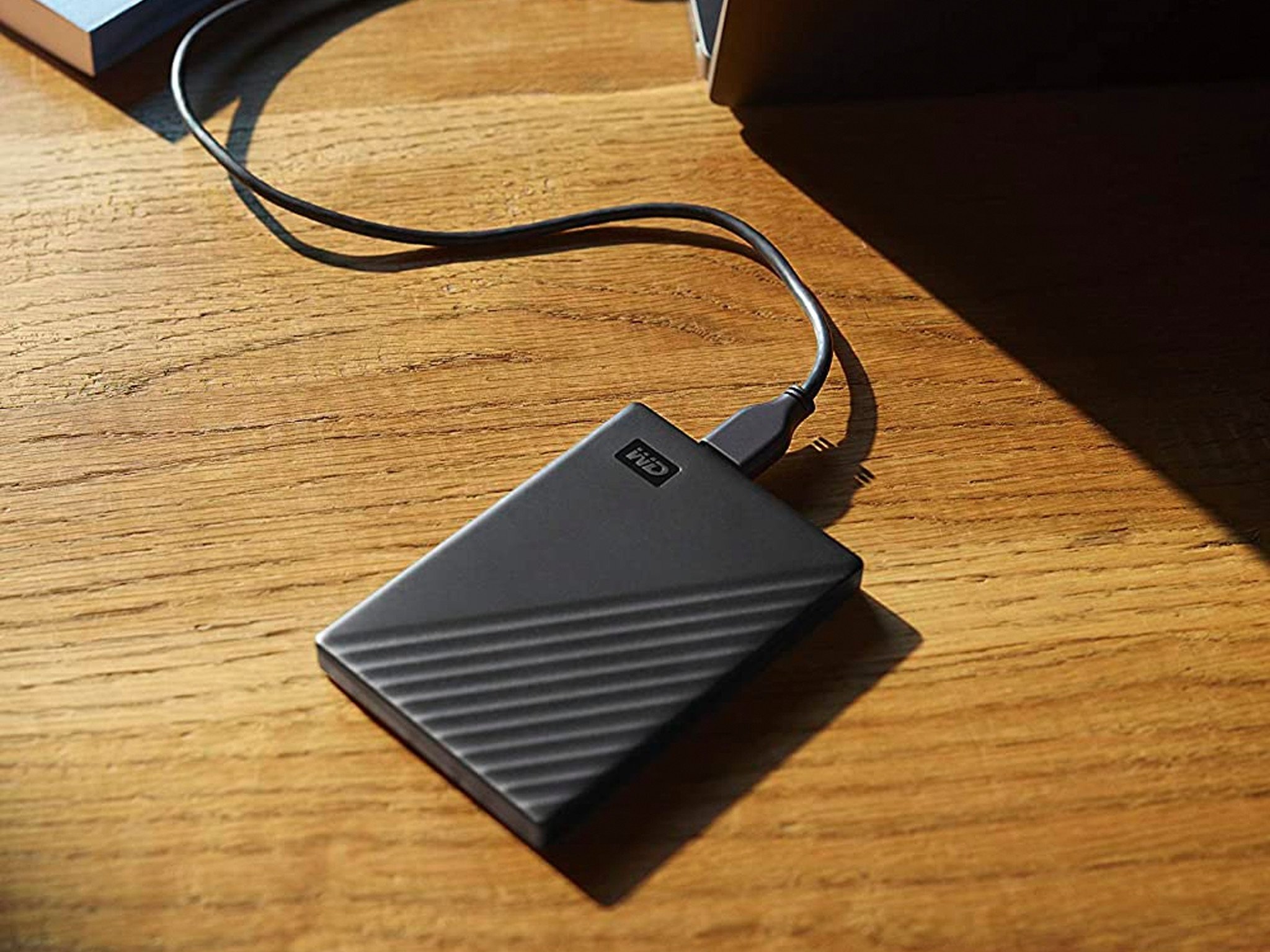 Лучшие внешние жесткие диски. My Passport WD 5tb. My Passport External hard Drive. Western Digital самый тонкий внешний. 5tb.