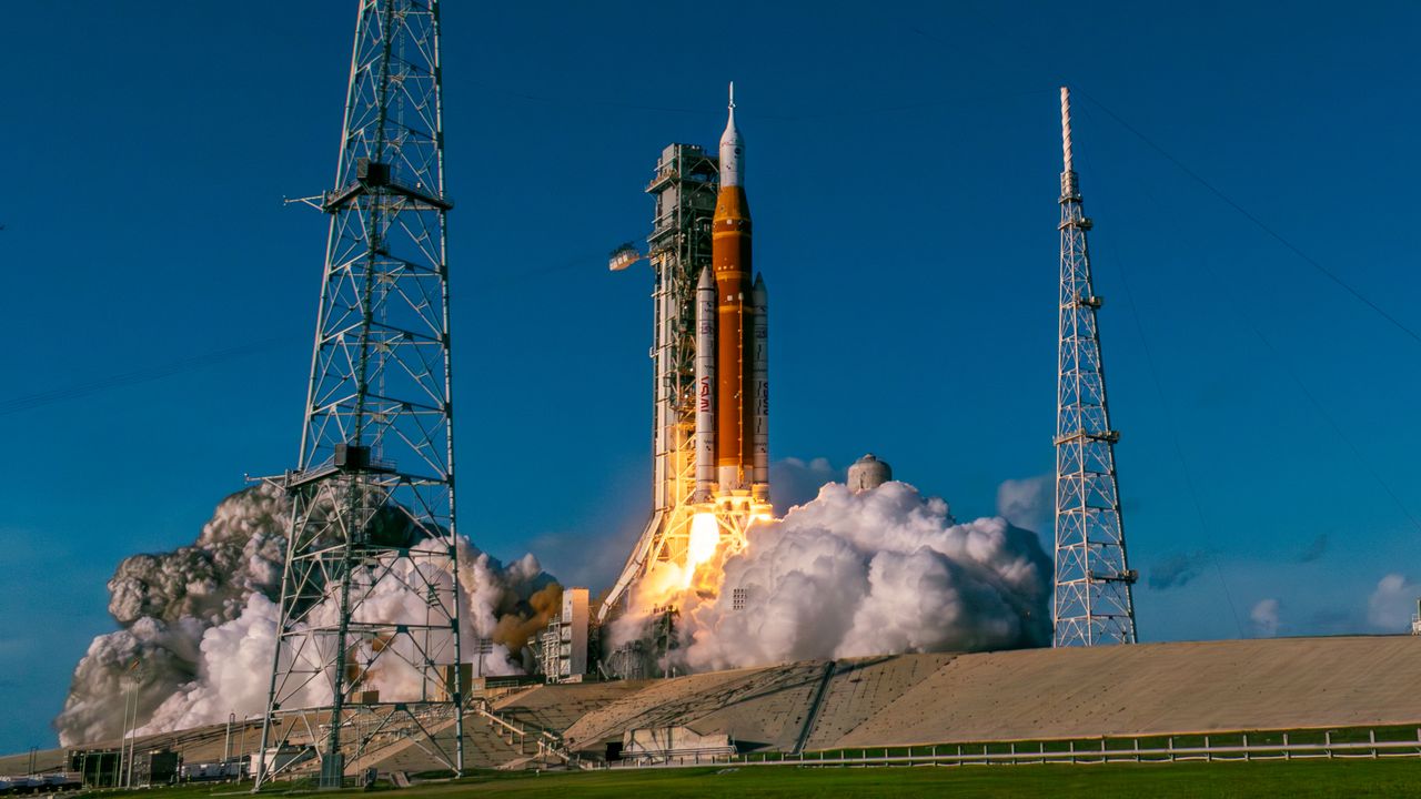 Photos of the Artemis 2 rocket launch.