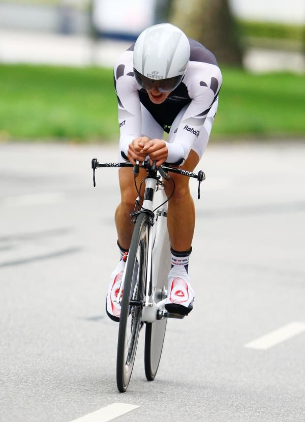 James Oram (New Zealand) on his way to take the silver
