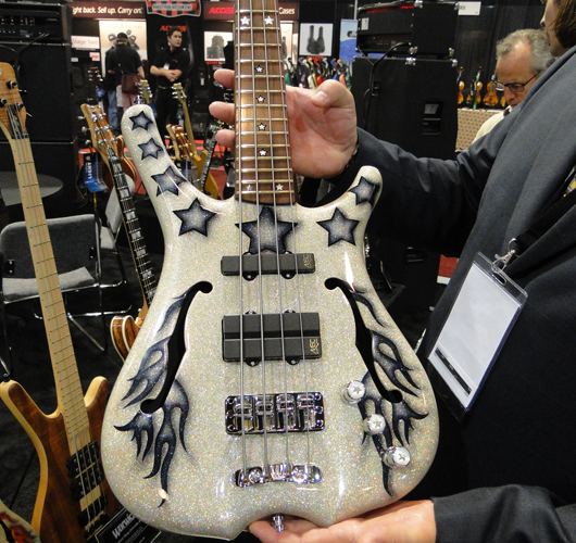 Boosty Collins Black Star Signature bass