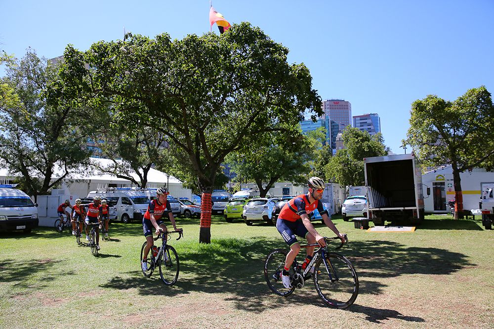 Giovanni Visconti and Bahrain-Merida teammates