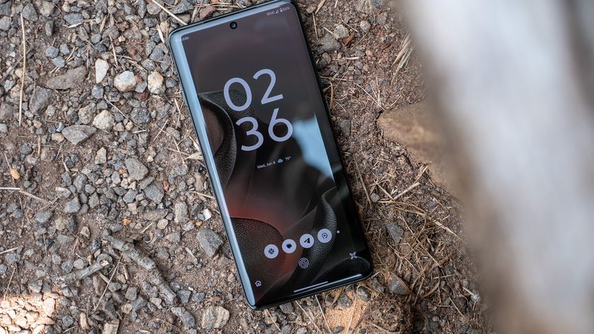 The lock screen of the Motorola Edge 2025 showing notification icons at the bottom