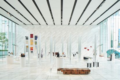 世界北青山大厦“艺术的1%”展览装置图