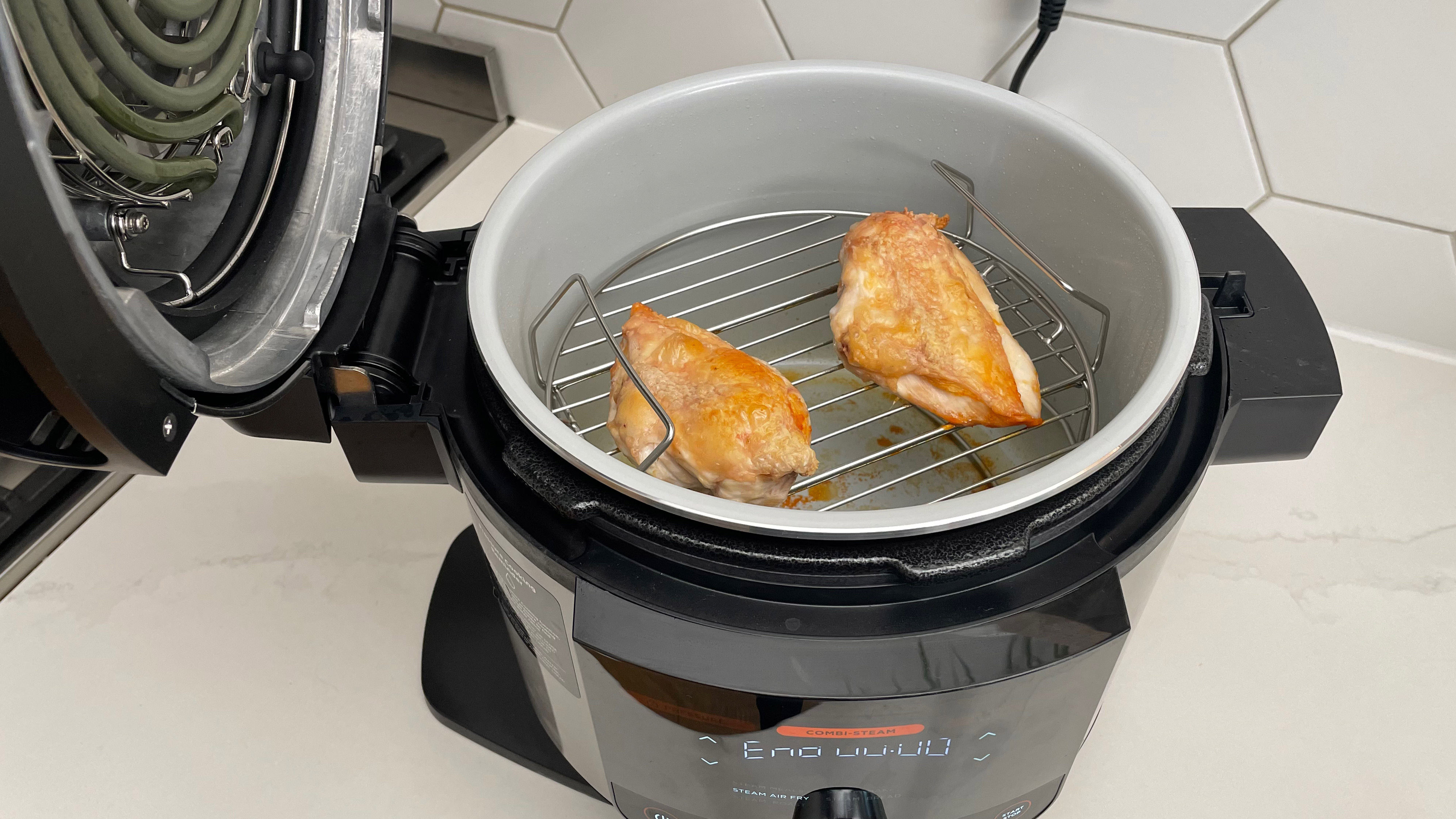 Mode Steam Combi di Ninja Foodi 15-in-1 SmartLid Multi-Cooker digunakan untuk memasak dada ayam