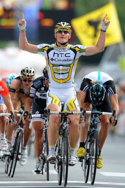 Andr&eacute; Greipel (HTC-Columbia) topped stage 1 winner Robbie McEwen in the bunch sprint.