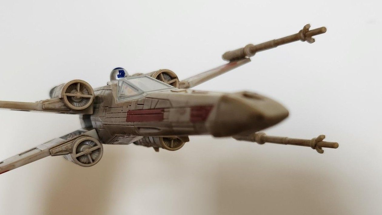 Star Wars Micro Galaxy Squadron range_Luke Skywalker&rsquo;s X-Wing right side close up.