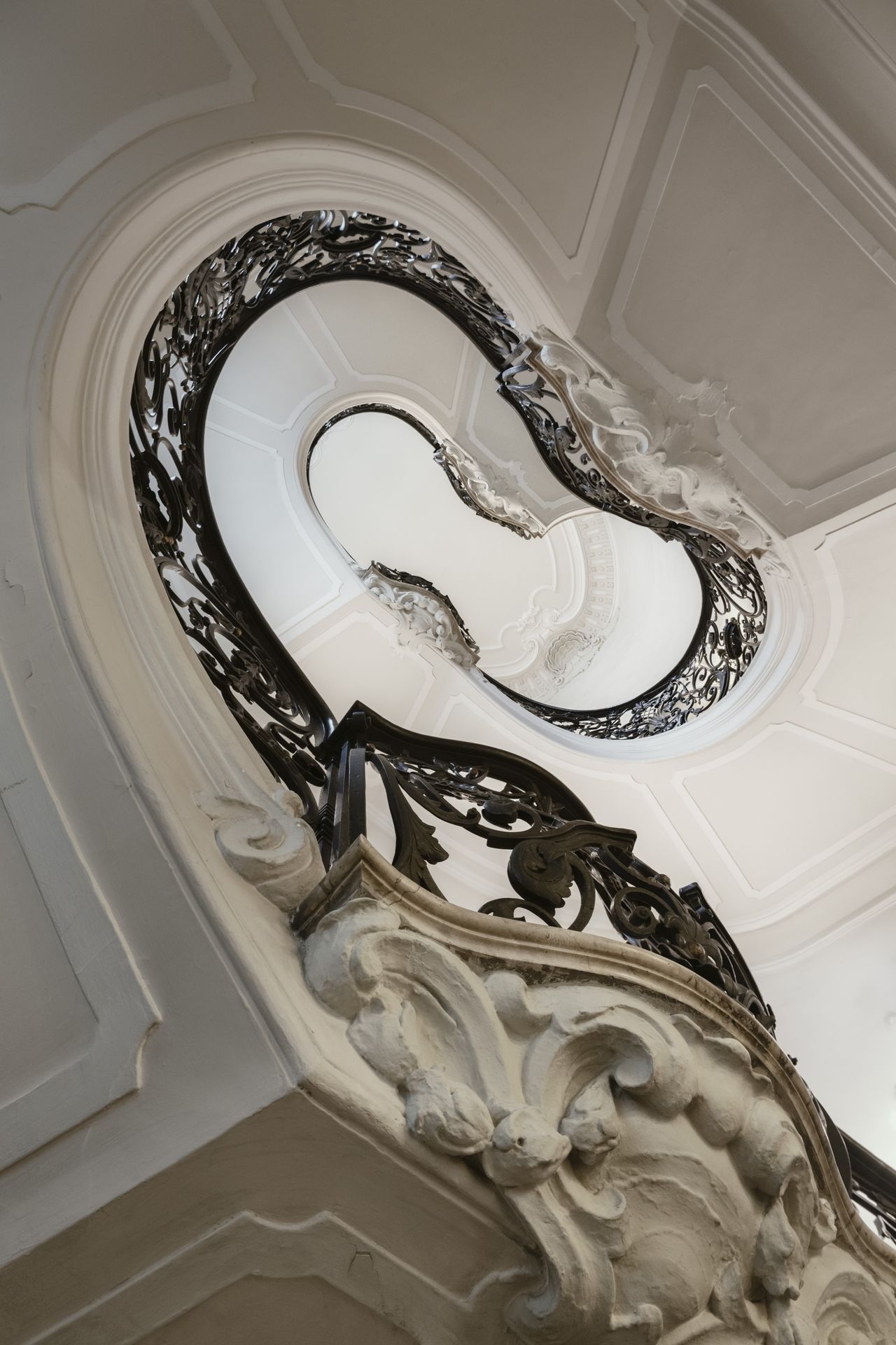 Milanese apartment building interiors