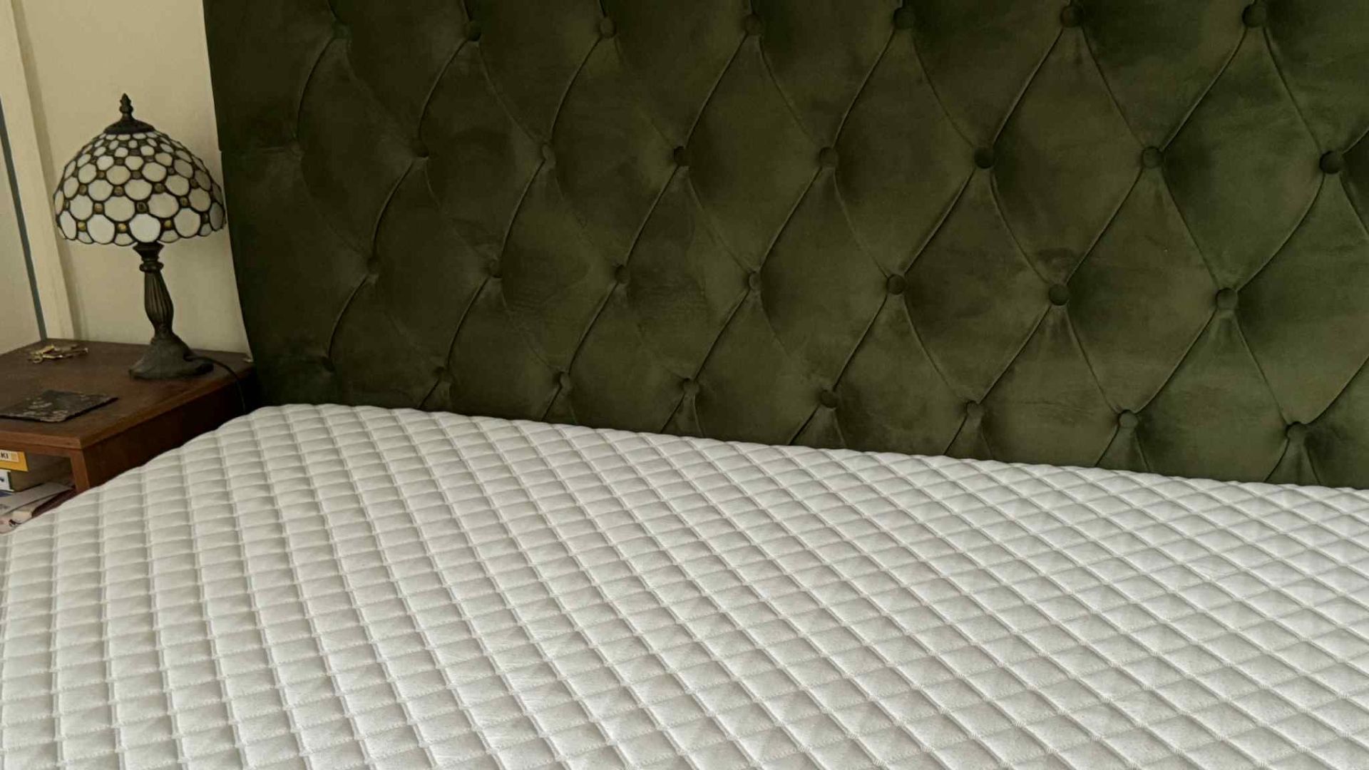 Testing the Eve Sleep the Premium Foam Mattress in Samantha's home