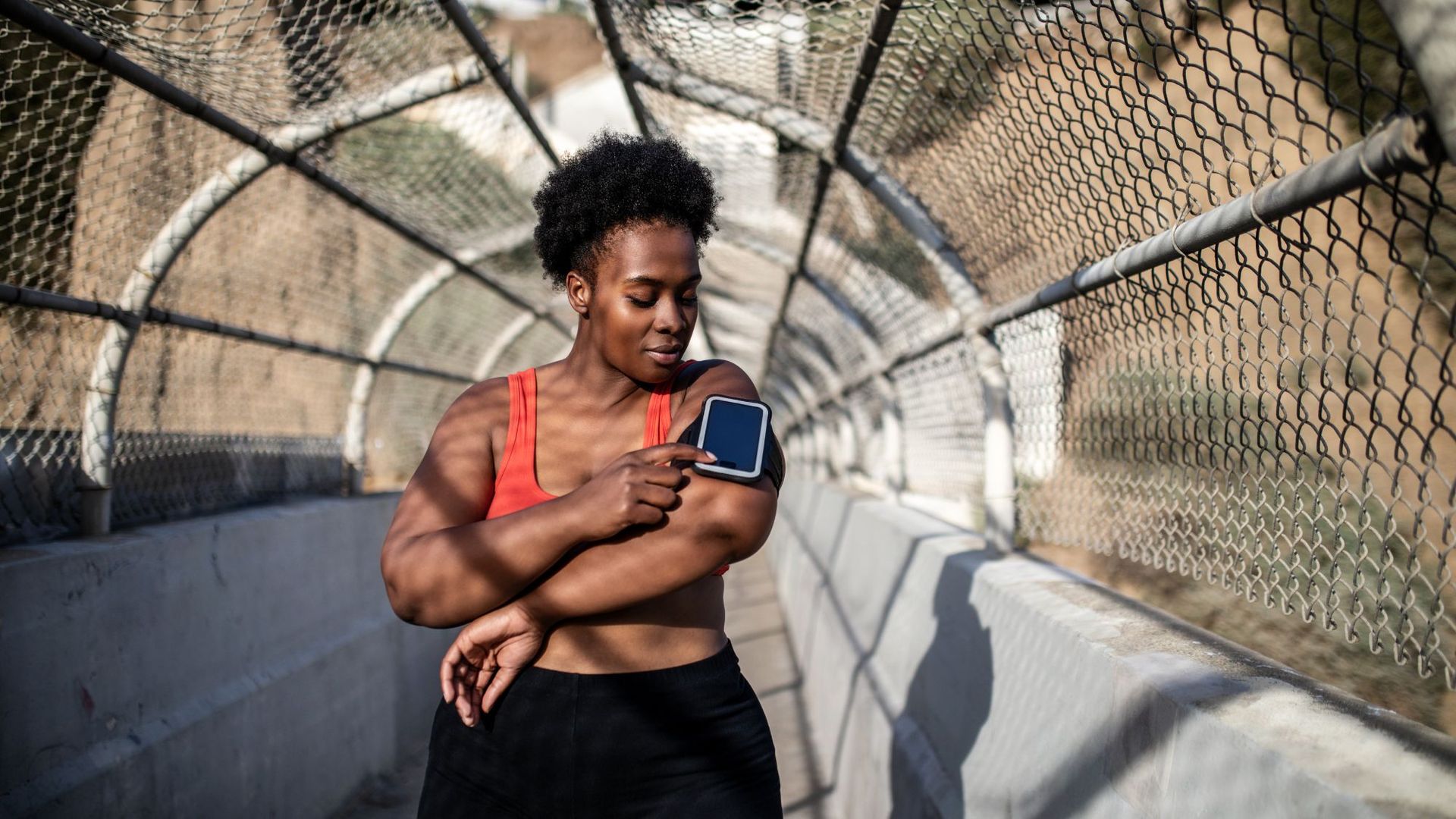 Workouts vs rest days: A woman working out