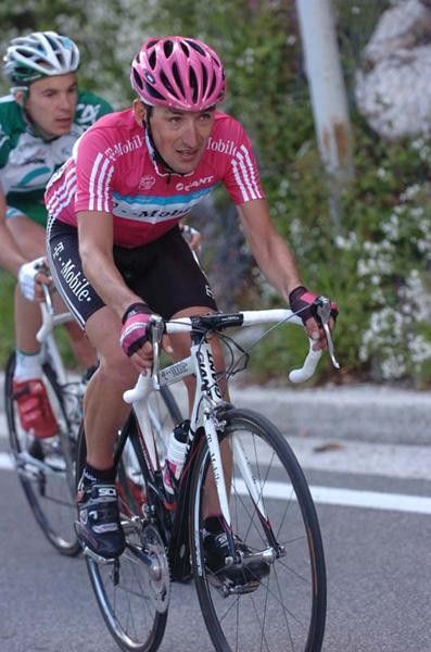 Marco Pinotti (T-Mobile) rides in the escape.