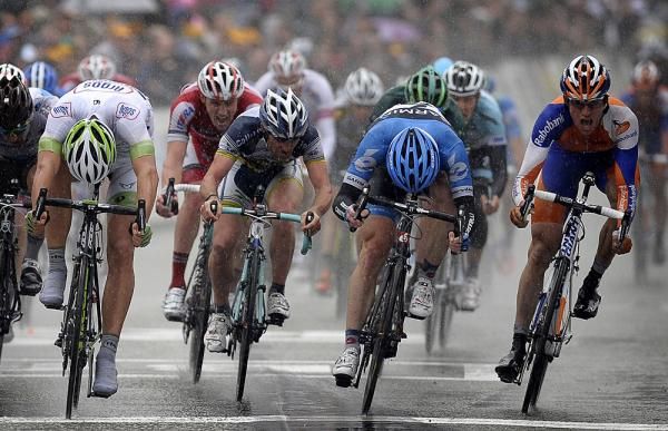 Tyler Farrar (Garmin-Barracuda) gets pipped at the line by Kittel