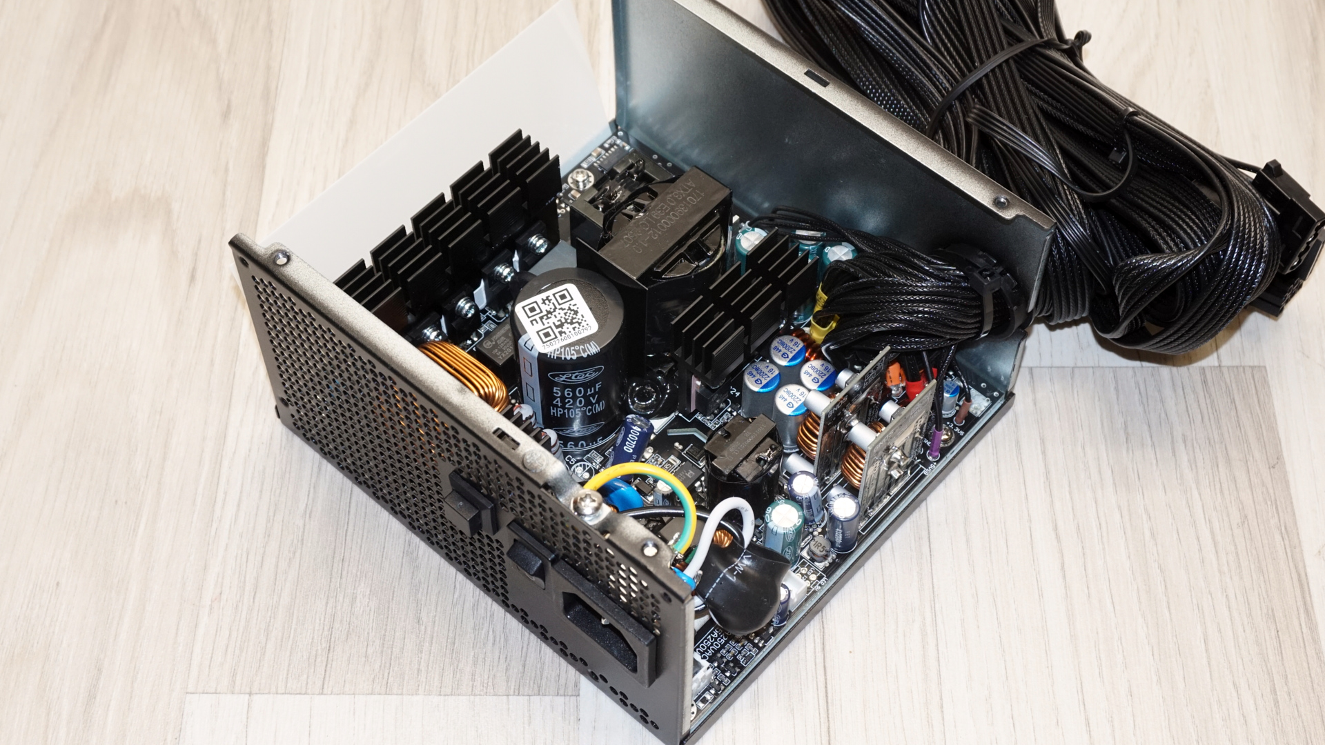 AZZA PSAZ-750G ATX 3.1