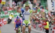 Peter Sagan (Liquigas-Cannondale) wins stage three of the Tour de Suisse ahead of Damiano Cunego (Lampre-ISD).