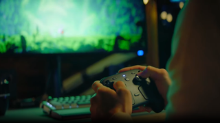 Gamer using the Steam Controller