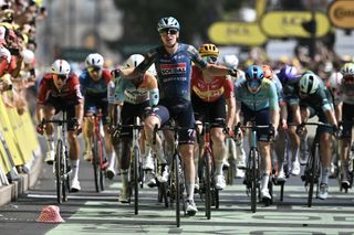 Tour de France: Tim Merlier banishes bunch in Bordeaux for stage 7 sprint victory