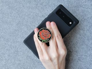 How to place PopSockets