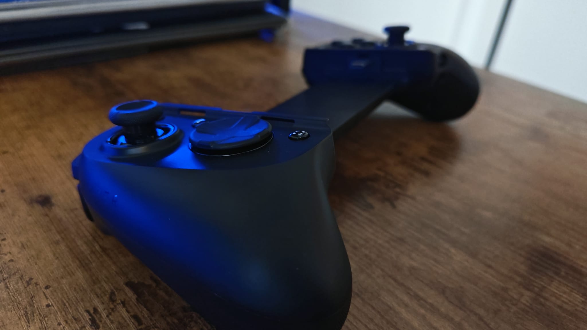 The left side of the Razer Kishi V3 Pro
