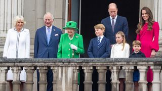 Camilla, Duchess of Cornwall, Prince Charles, Prince of Wales, Queen Elizabeth II, Prince George of Cambridge, Prince William, Duke of Cambridge, Princess Charlotte of Cambridge, Duchess of Cambridge and Prince Louis of Cambridge on the balcony during the Platinum Jubilee Pageant