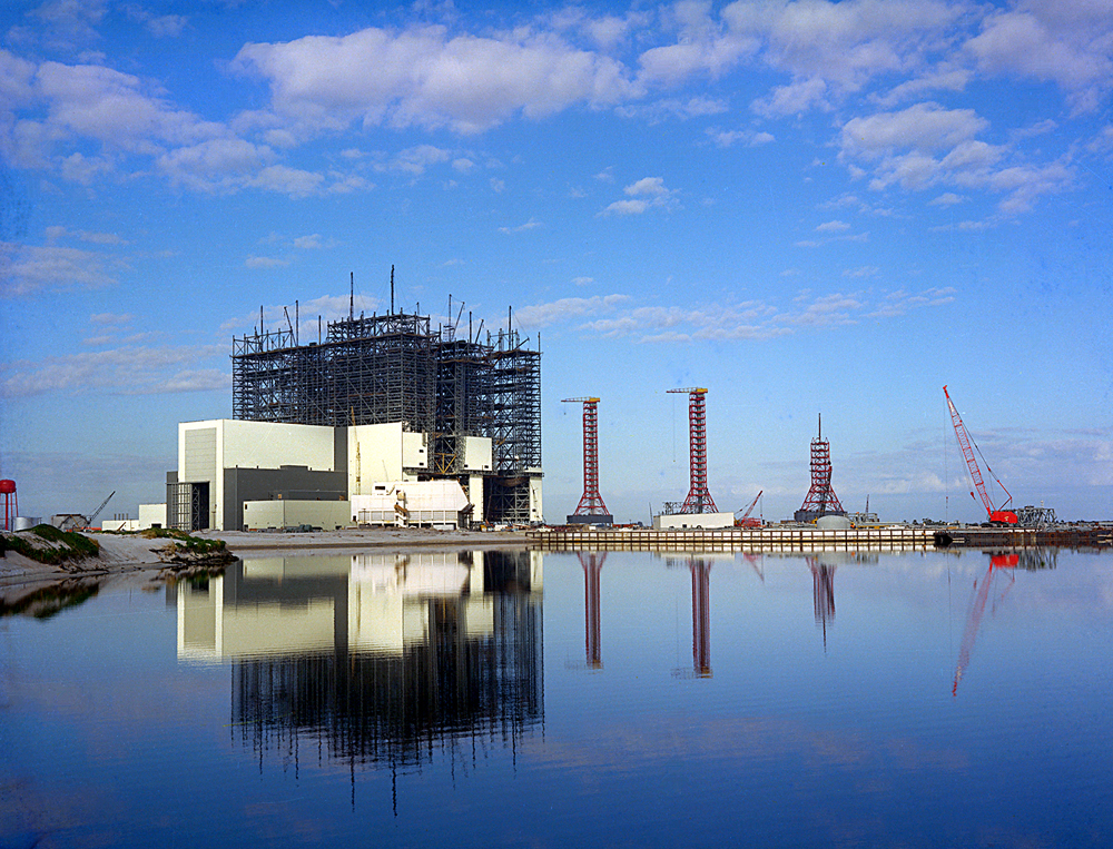 NASA&#039;s Vehicle Assembly Building under construction in 1965