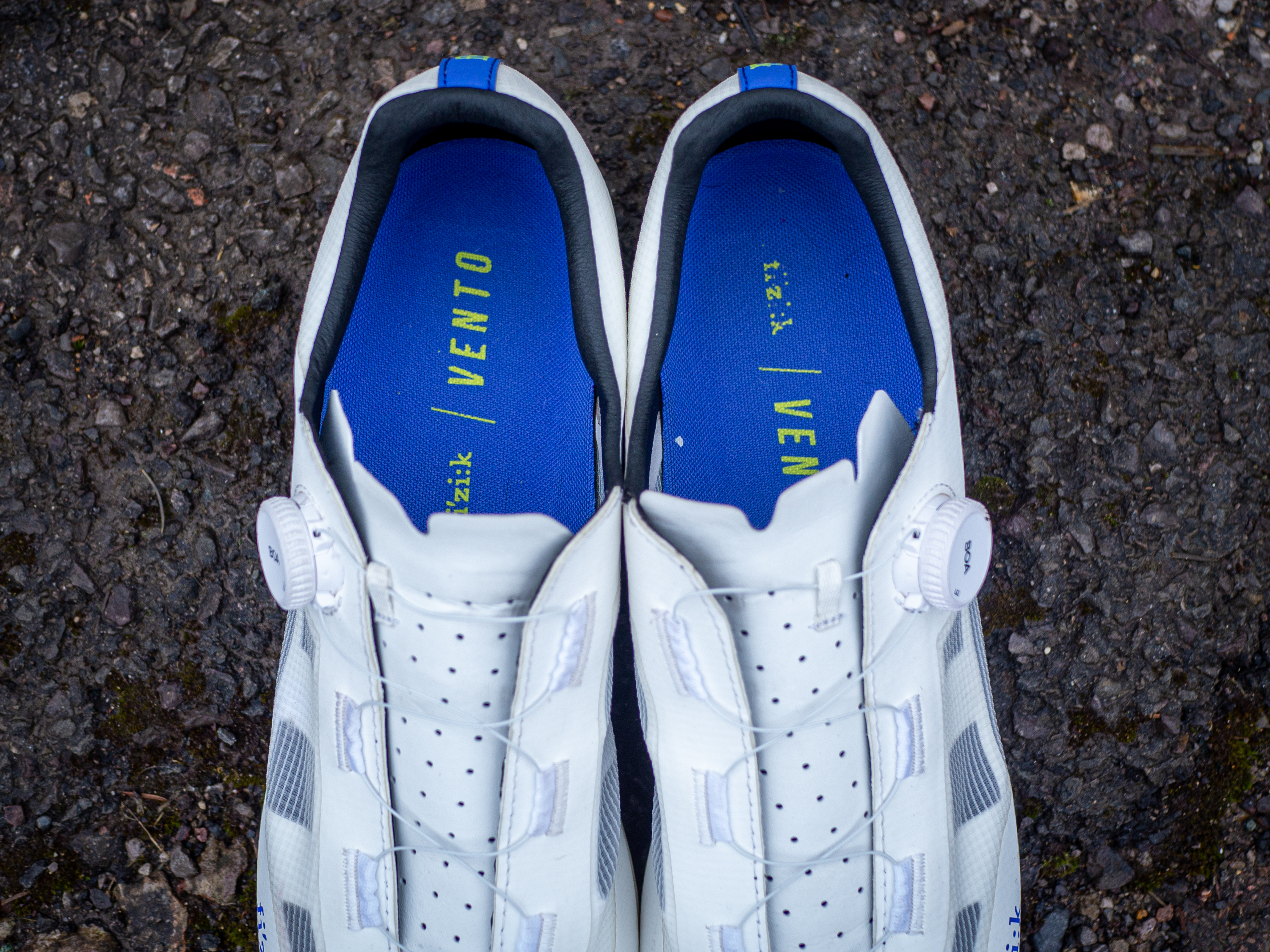 A white pair of Fizik Vento Proxy gravel shoes
