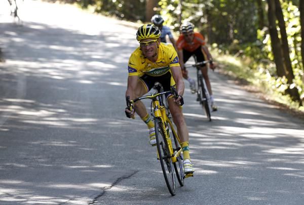 Thomas Voeckler (Europcar) tried to light things up on the descent, but nearly came to grief on a left turn.