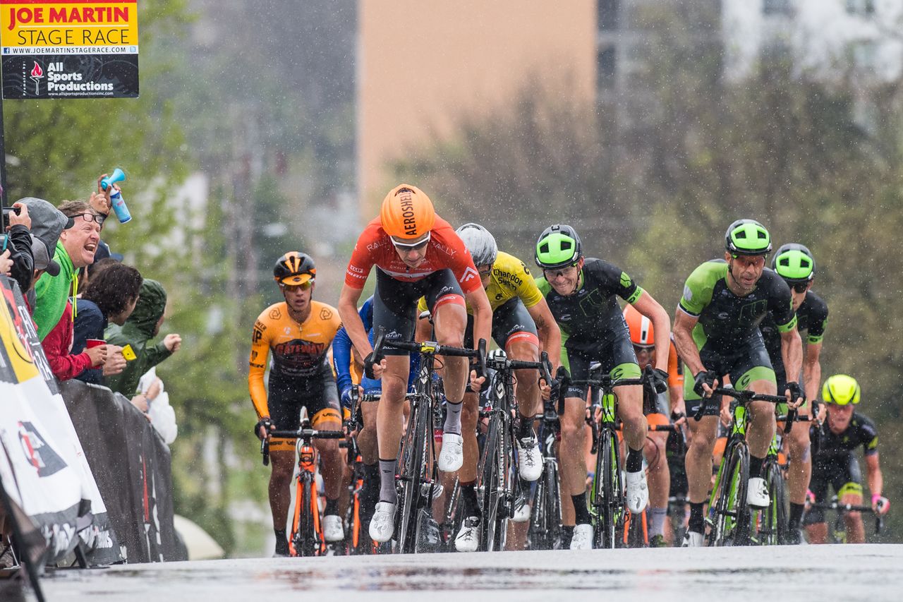The field charging up the climb real hard and putting the hurt on many riders during the closing laps of the race.