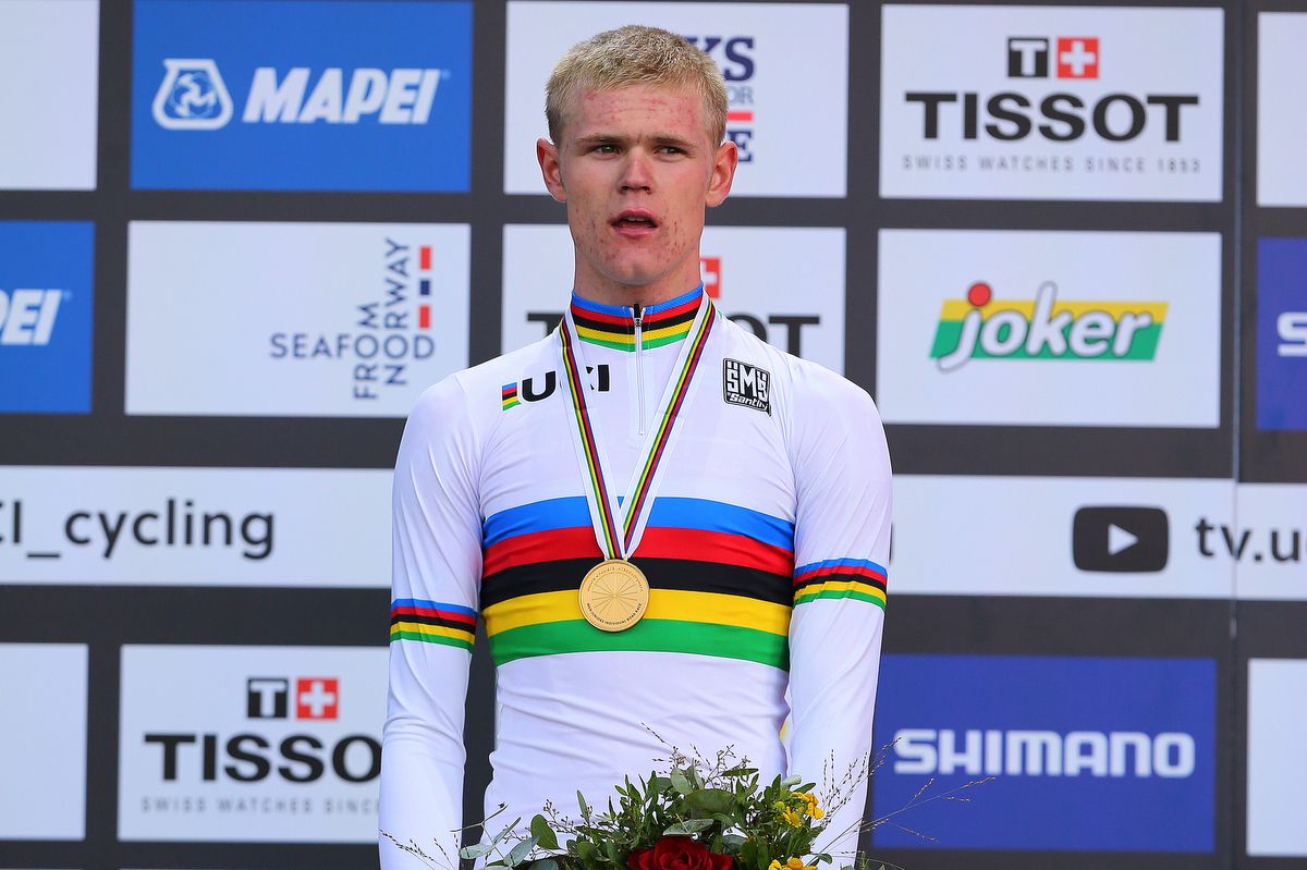 The rainbow jersey for Julius Johansen (Denmark)