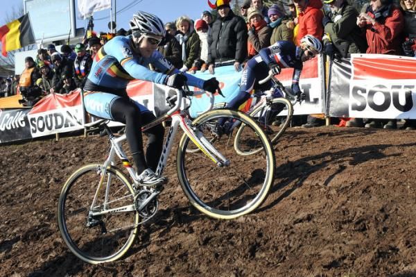 Christel Ferrier-Bruneau (France) crashed on the ramp