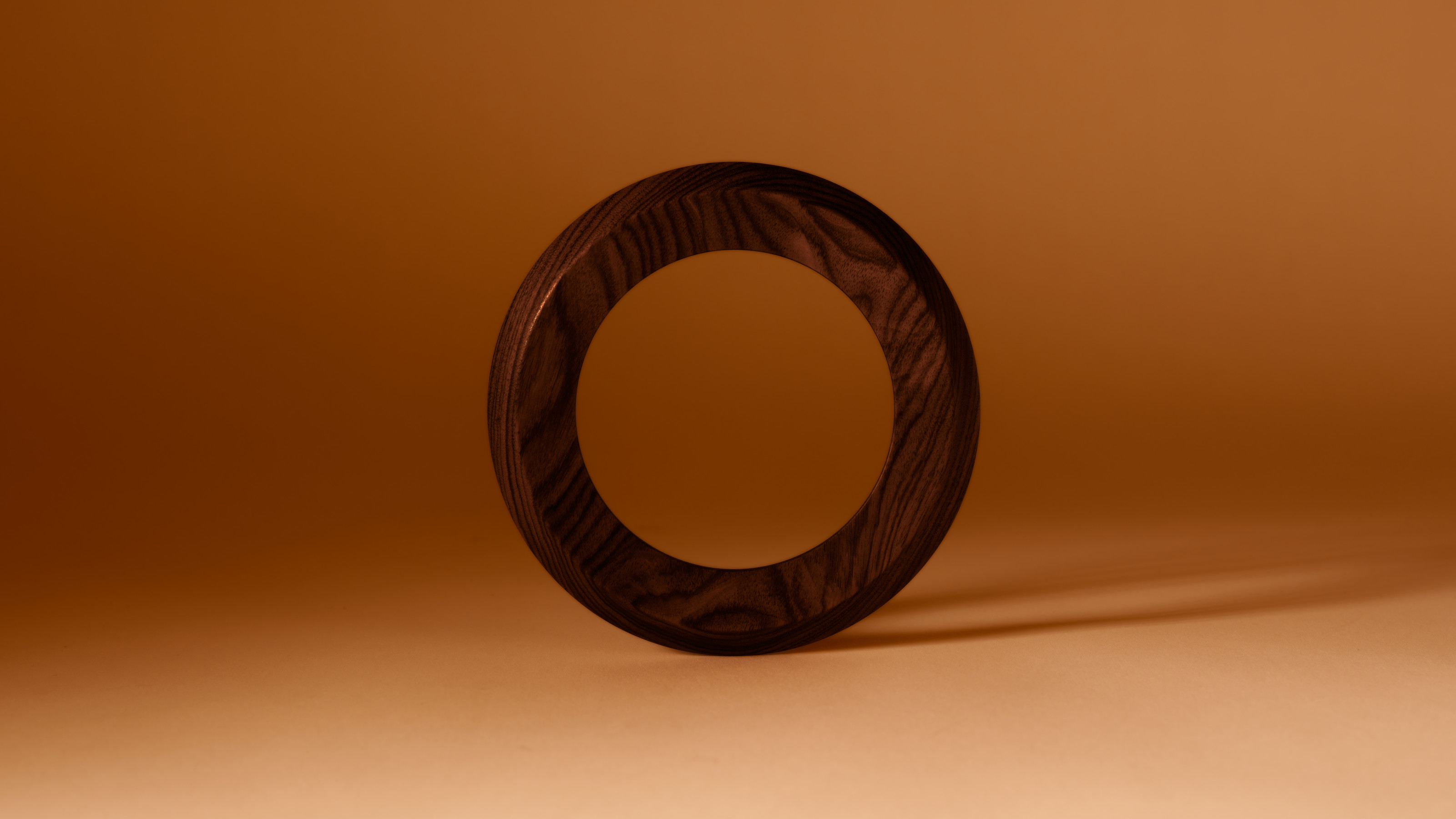 The solid rosewood ring that crowns the Beolab 90 Monarch edition