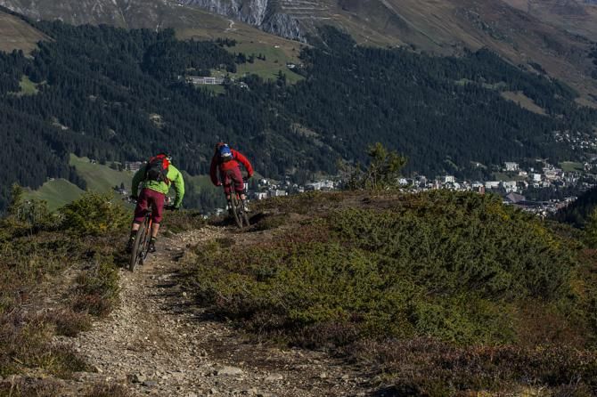 Thomas Frischknecht and Thomas Giger descend