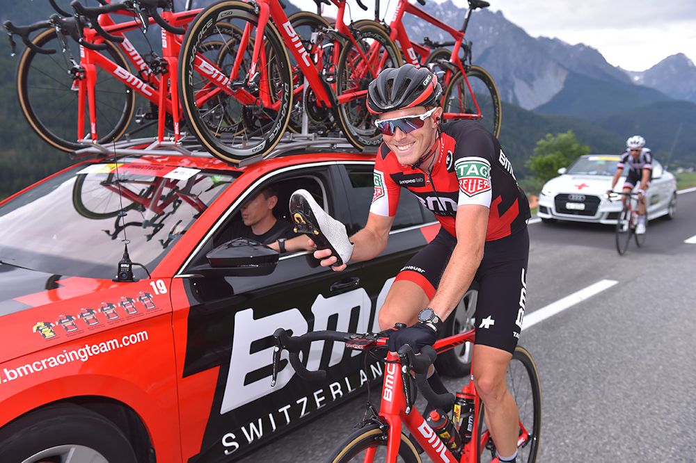 Rohan Dennis gets a shoe change