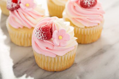 Raspberry and lemon cupcakes