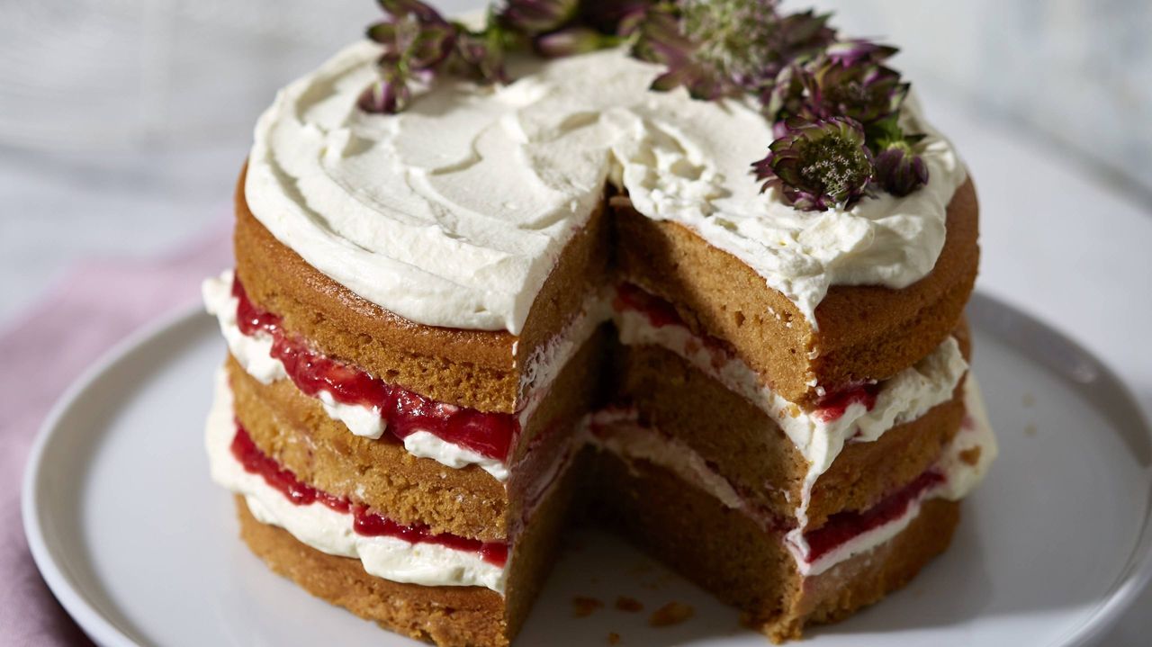 refined sugar free victoria sponge