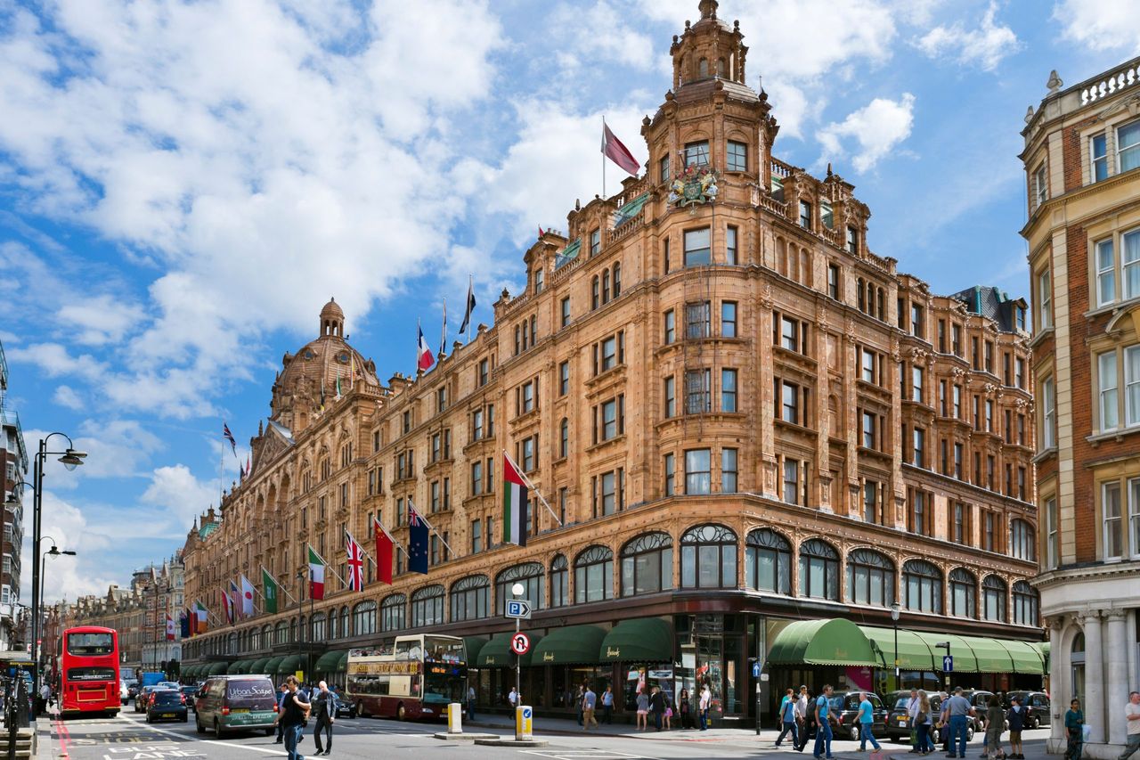 Harrods department store, Brompton Road, Knightsbridge, London, England, UK