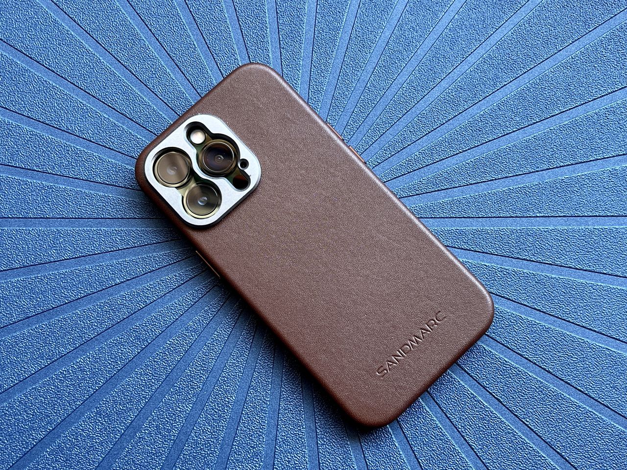 Sandmarc Pro Leather Iphone Case Magsafe 13 Pro Brown Hero