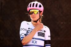 Omer Shapira in an Israel cycling jersey