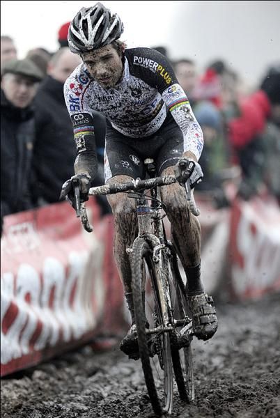 Niels Albert (BKCP - Powerplus) en route to victory in Loenhout.